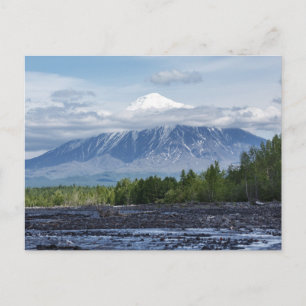 Postal Hermoso paisaje volcánico en los días soleados