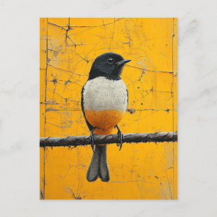 Postal Hermoso pájaro en un fondo amarillo gastado