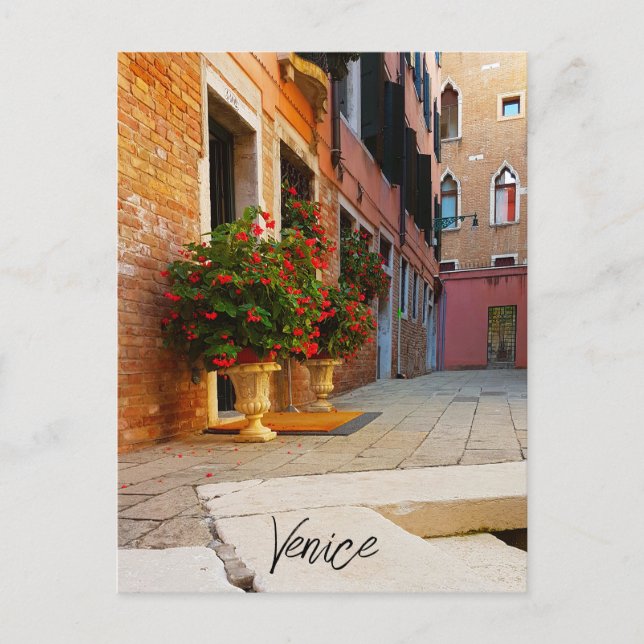 Postal Hermosos canales de flores rojas de Venecia Italia (Anverso)