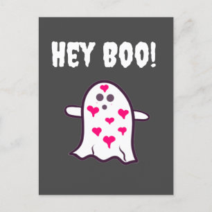 Postal ¡Hey Boo! Fantasma cubierta en el corazón