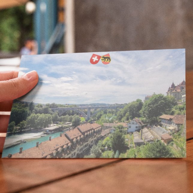 Postal Histórico casco antiguo de Berna y el río Aare (Postcard showcasing the Old City of Bern against the backdrop of the serene Aare River)