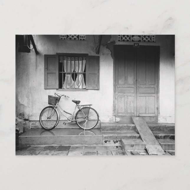 Postal Hoi An Vietnam, casa con bicicleta (Anverso)