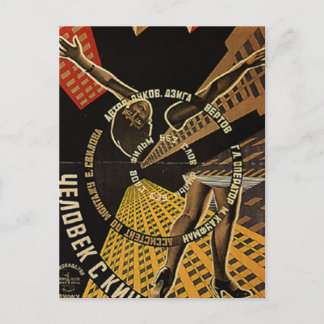 Postal Hombre con un Poster de cámara de cine