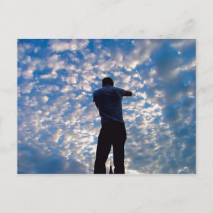 Postal Hombre en las nubes