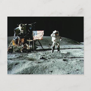 Postal Hombre histórico en la luna