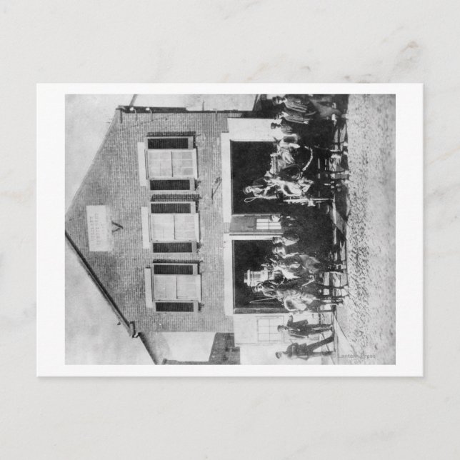 Postal Hombres de fuego con equipo fuera del fuego (Anverso)