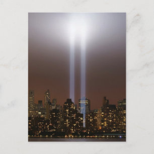 Postal Homenaje en el World Trade Center a la luz en Nuev