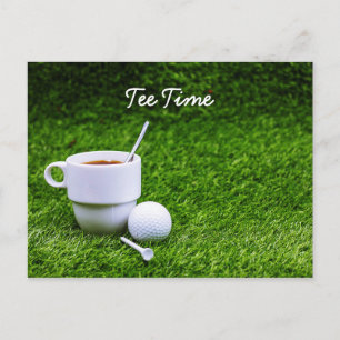 Postal Hora de salida de golf con taza de té en hierba ve