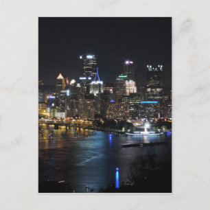 Postal Horizonte de Pittsburgh en la noche