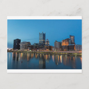 Postal Horizonte de Pittsburgh en la oscuridad