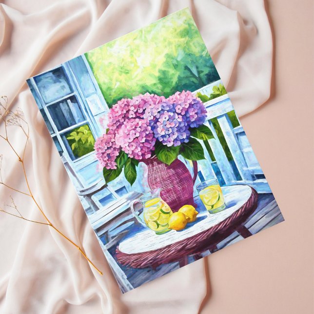 Postal Hortensia Morada con Limonada en Pórtico de Mimbre (Share sunny greetings with this vibrant hydrangea and lemonade summer postcard.)