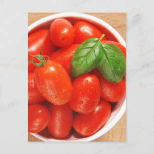 Postal huerto de tomates frescos