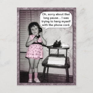 Postal Humor Chica de foto de época colgando ella misma