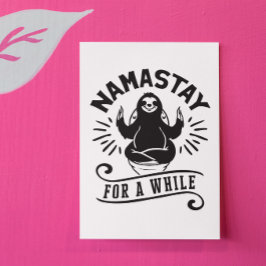Postal Humor de baño de perezoso divertido Namastay