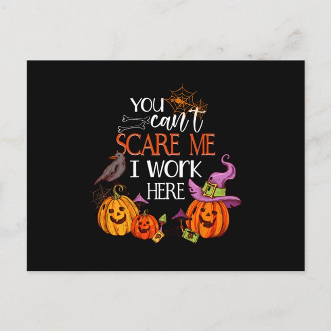 Postal I Work Here Pumpkin Halloween Trick Or Treat Gift (Anverso)