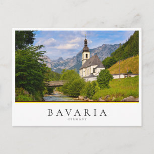 Postal Iglesia de montaña con paisaje de arroyos