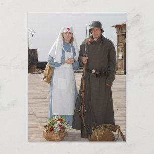 Postal Imagen de estilo retro con enfermera y soldado