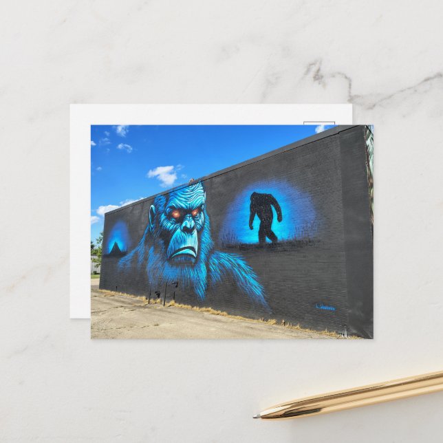 Postal Increíble Sasquatch en Azul (Anverso/Reverso In Situ)