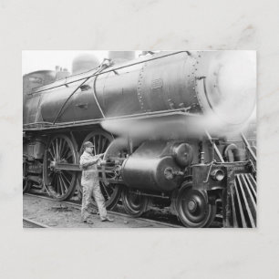 Postal Ingeniero lubricando locomotora, 1904