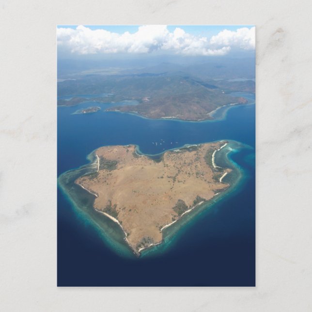 Postal isla paradisíaca en forma de corazón (Anverso)