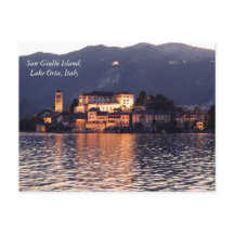Isla San Giulio, Lago Orta, Italia, al ocaso