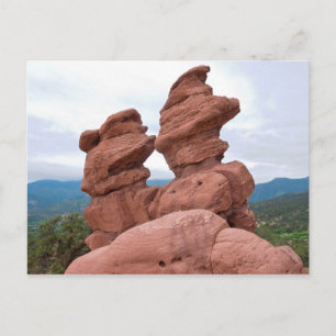 Postal Jardín del monumento de los dioses y montañas