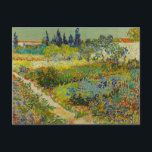 Postal Jardín Vincent Van Gogh en Arles<br><div class="desc">Postal con la pintura al óleo de Vincent van Gogh Garden at Arles (1888). En Arles,  Francia,  se representa un jardín de colores bellos,  con ricos azules,  verdes y rojos. ¡El regalo perfecto para los amantes del post-impresionismo y de los coleccionistas holandeses de arte!</div>