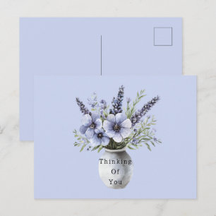 Postal Jarrón con hermosas flores lavanda púrpura