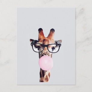 Postal Jirafa con gafas soplando una burbuja de chicle ro