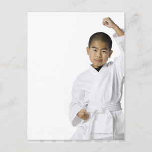 Postal jóvenes practicando artes marciales 3