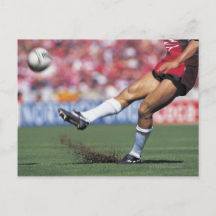 Postal Jugador de rugby pateando la pelota