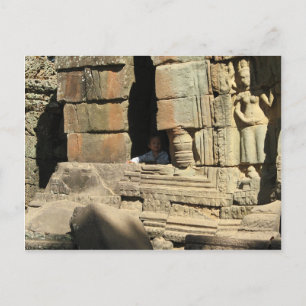 Postal Jugando en las ruinas... Ta Prohm, Camboya