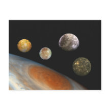 Júpiter y cuatro lunas satélites Galileas