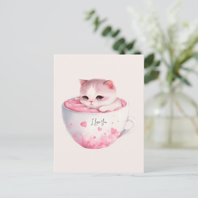 Postal Kawaii Pink Chibi Cat Con Una Corona Cuidadosa (Anverso de pie)