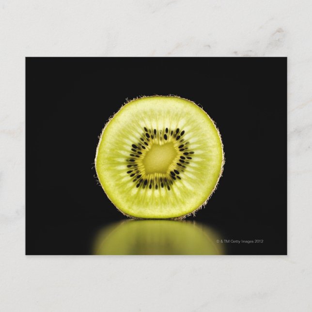 Postal Kiwi, fruta, fondo negro (Anverso)