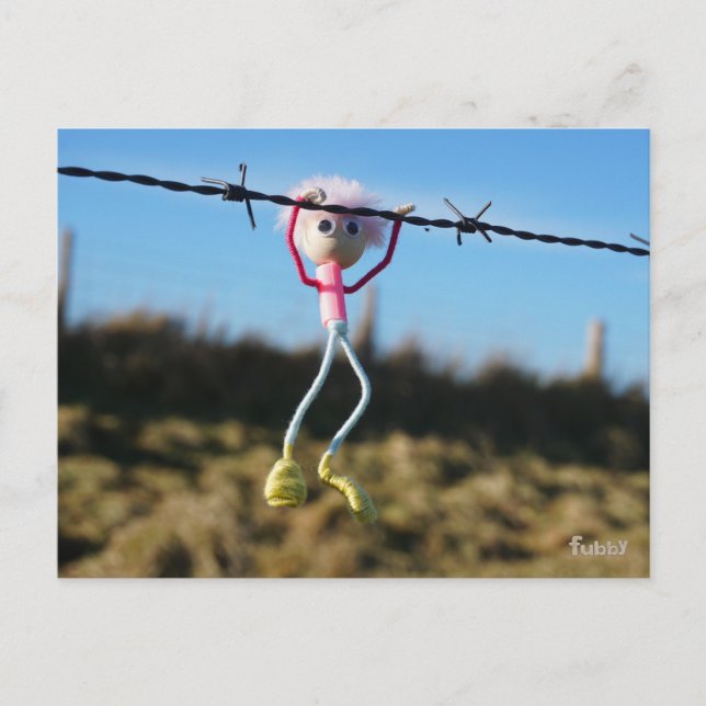 Postal Kracht patser Fubby aan Prikkeldraad. (Anverso)