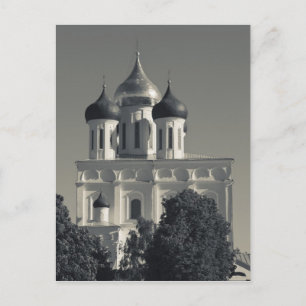 Postal Kremlin de Pskov y Catedral de la Trinidad