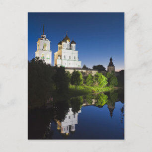 Postal Kremlin de Pskov y Catedral de la Trinidad