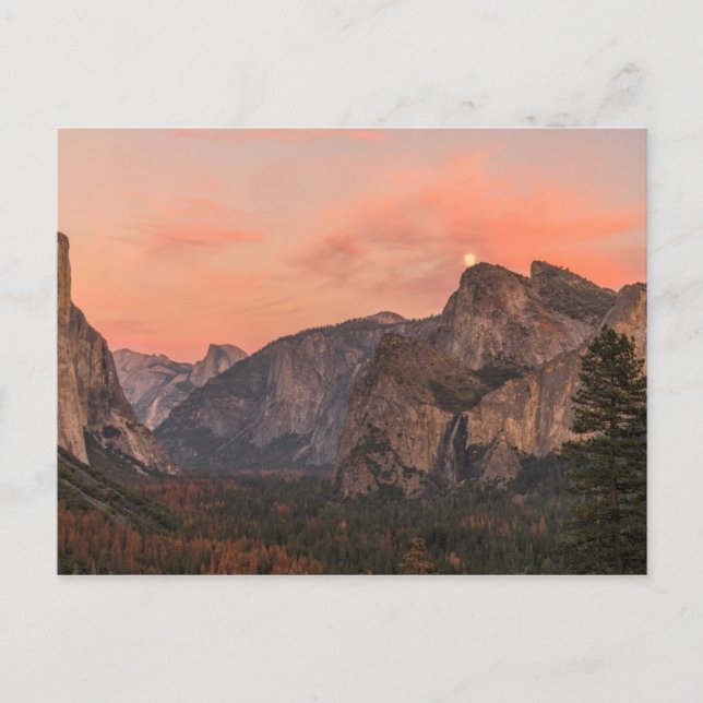 Postal La luna estupenda sube sobre rocas de la catedral (Anverso)