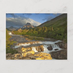 Postal La luz de la mañana saluda a Swiftcurrent Falls en