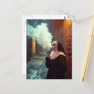 Postal La monja fumando