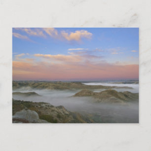 Postal La niebla del río Little Missouri cuelga en la