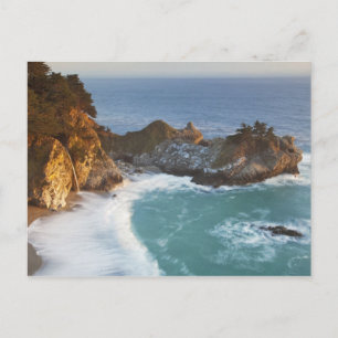Postal La pintoresca McWay Falls cae en la playa y 2