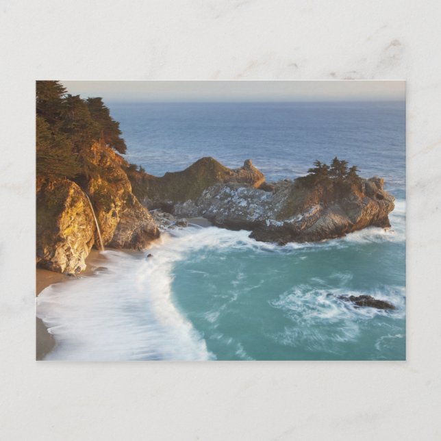 Postal La pintoresca McWay Falls cae en la playa y 2 (Anverso)