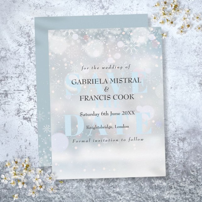 Postal La primera boda de invierno con copos de nieve sal (First Snowflakes Winter Wedding Save the Date Postcard)
