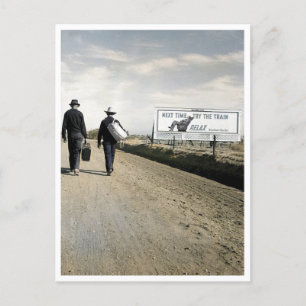 Postal La próxima vez prueba el tren, los hombres caminan