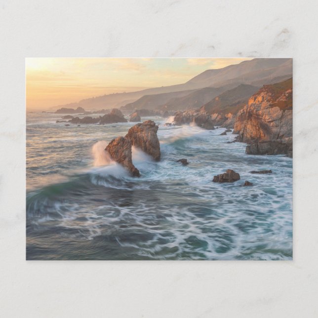 Postal La puesta de sol costera de California con olas es (Anverso)