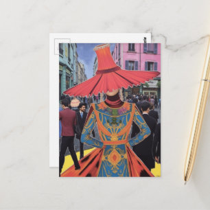 Postal La Señora del Sombrero de Lámpara en la Ciudad