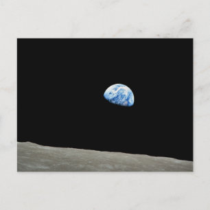 Postal La tierra sube de la luna