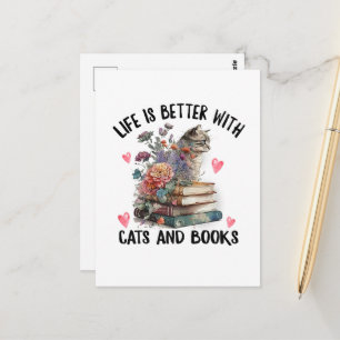 Postal La vida es mejor con gatos y libros divertido gato